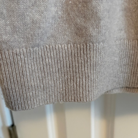 J. Crew 100% Cashmere Light Gray/Tan V-Neck Sweater - Picture 7 of 16